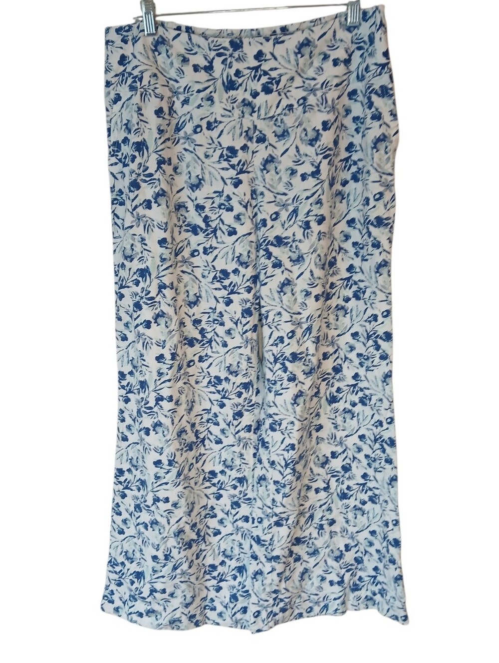 Cato Wide Leg White And Blue Floral Pants Size Large